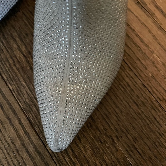 Boots . - Picture 2 of 3